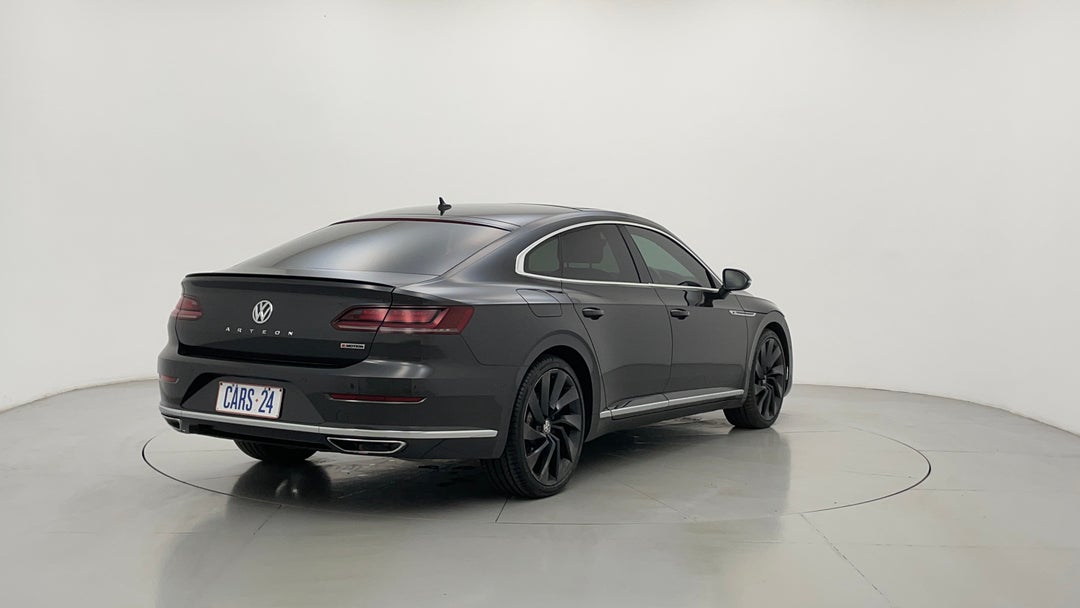 Right Back Diagonal (45- Degree) View