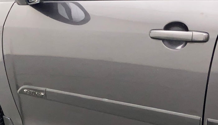 2015 Maruti Swift VXI, Petrol, Manual, 71,706 km, Front passenger door - Paint has faded
