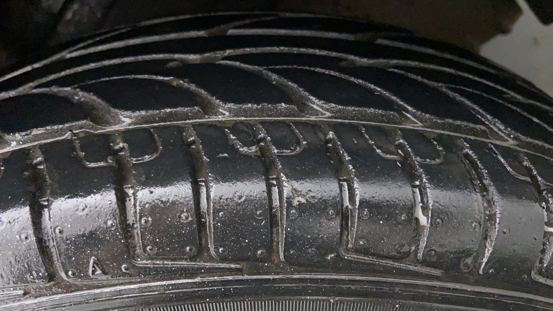 Left Rear Tyre Tread