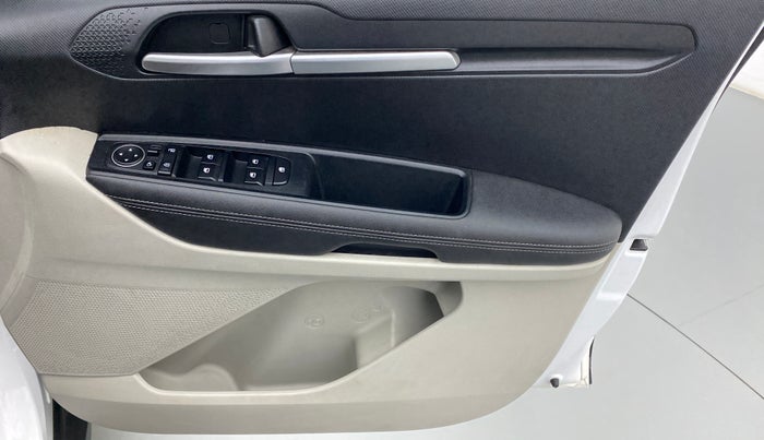 2021 KIA SONET HTX 1.0 IMT, Petrol, Manual, 9,197 km, Driver Side Door Panels Control