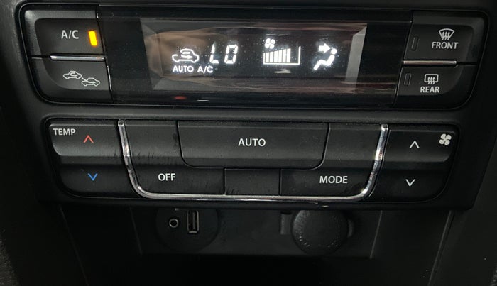 2022 Toyota URBAN CRUISER Premium AT, Petrol, Automatic, 5,613 km, Automatic Climate Control