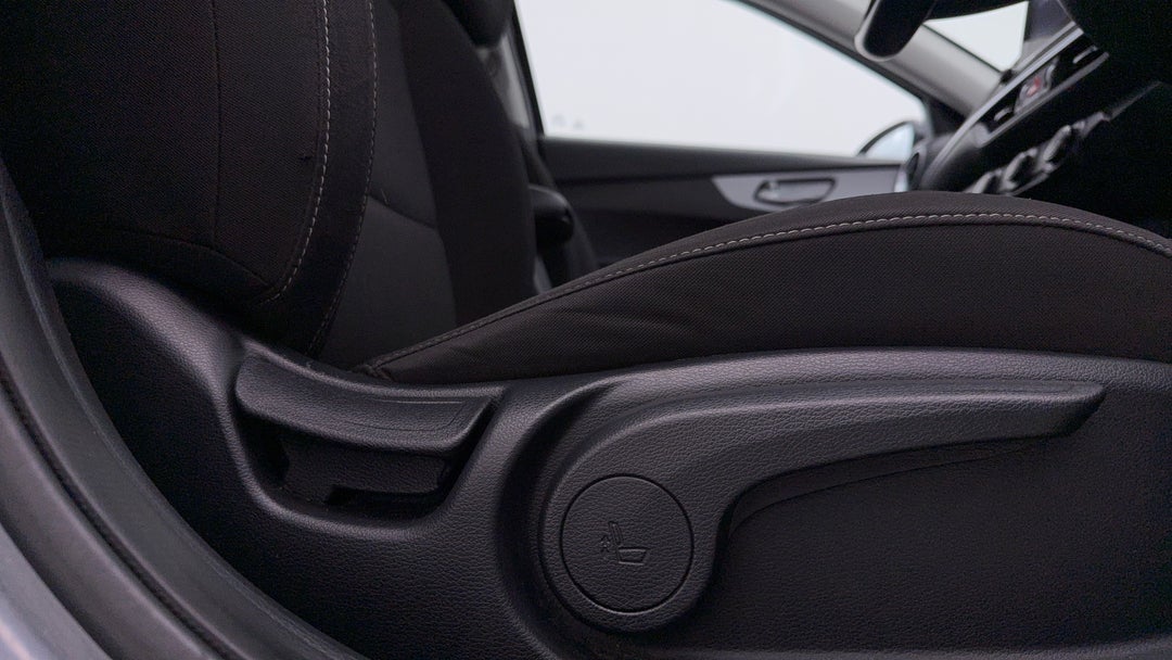 2023 Kia Cerato S, Automatic, 75521 km, Drivers Side Adjustment Panel