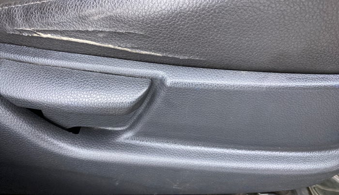 2015 Hyundai Eon MAGNA PLUS, Petrol, Manual, 62,307 km, Driver Side Adjustment Panel
