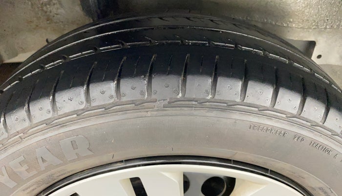2016 Honda Jazz 1.2 S MT, Petrol, Manual, 19,619 km, Right Rear Tyre Tread
