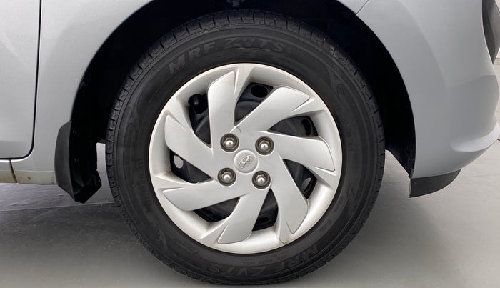 2018 Hyundai NEW SANTRO ASTA 1.1 MT, Petrol, Manual, 16,799 km, Right Front Wheel