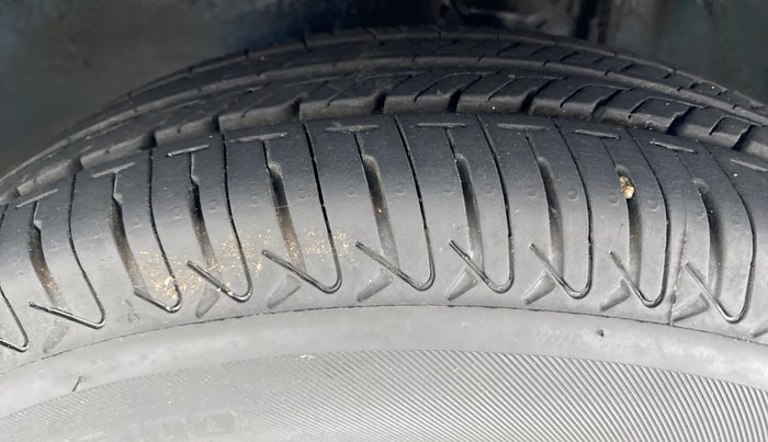 2016 Maruti Alto 800 LXI, Petrol, Manual, 53,340 km, Left Front Tyre Tread