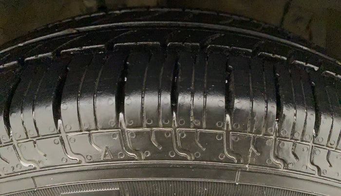 2012 Maruti Swift VDI, Diesel, Manual, 89,038 km, Left Rear Tyre Tread