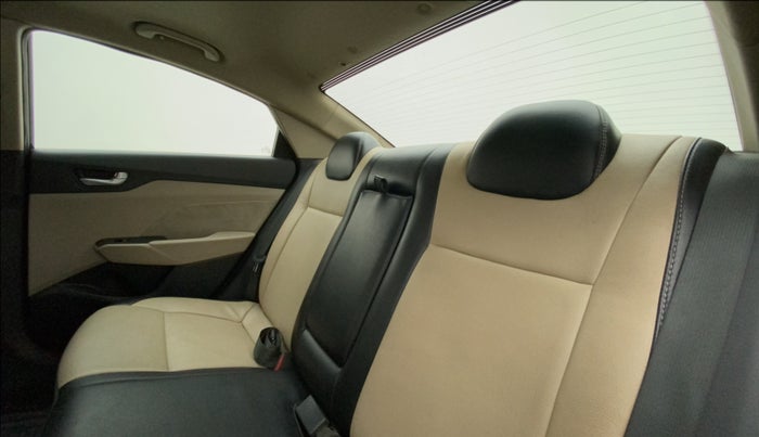 2018 Hyundai Verna 1.6 CRDI SX + AT, Diesel, Automatic, 66,339 km, Right Side Rear Door Cabin