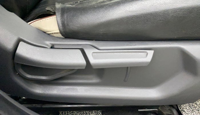 2020 Hyundai AURA S 1.2 CNG, CNG, Manual, 35,727 km, Driver Side Adjustment Panel