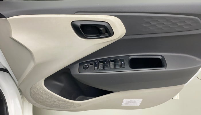 2020 Hyundai AURA S 1.2 CNG, CNG, Manual, 35,727 km, Driver Side Door Panels Control