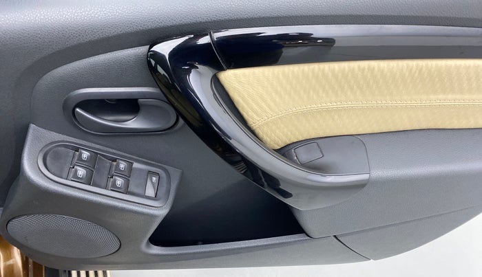 2014 Renault Duster RXL PLUS DIESEL 85, Diesel, Manual, 68,607 km, Driver Side Door Panels Control