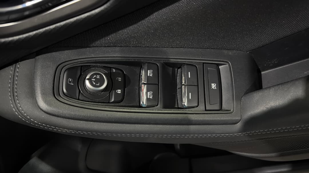 2023 Subaru Forester Hybrid L (AWD), Automatic, 46759 km, Drivers Side Door Panel Controls