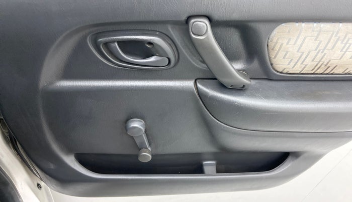 2009 Maruti Wagon R LXI MINOR, Petrol, Manual, 83,699 km, Driver Side Door Panels Control