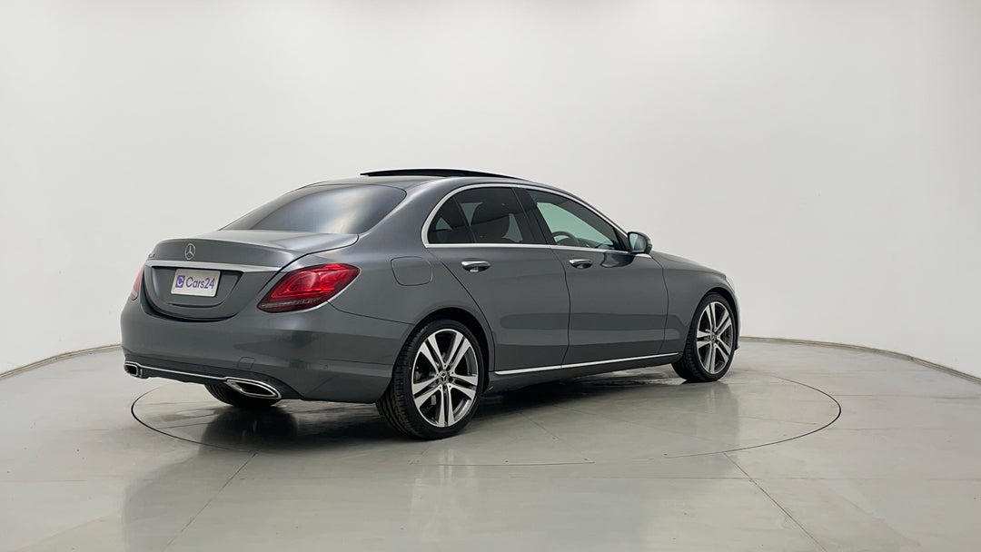 Right Back Diagonal (45- Degree) View