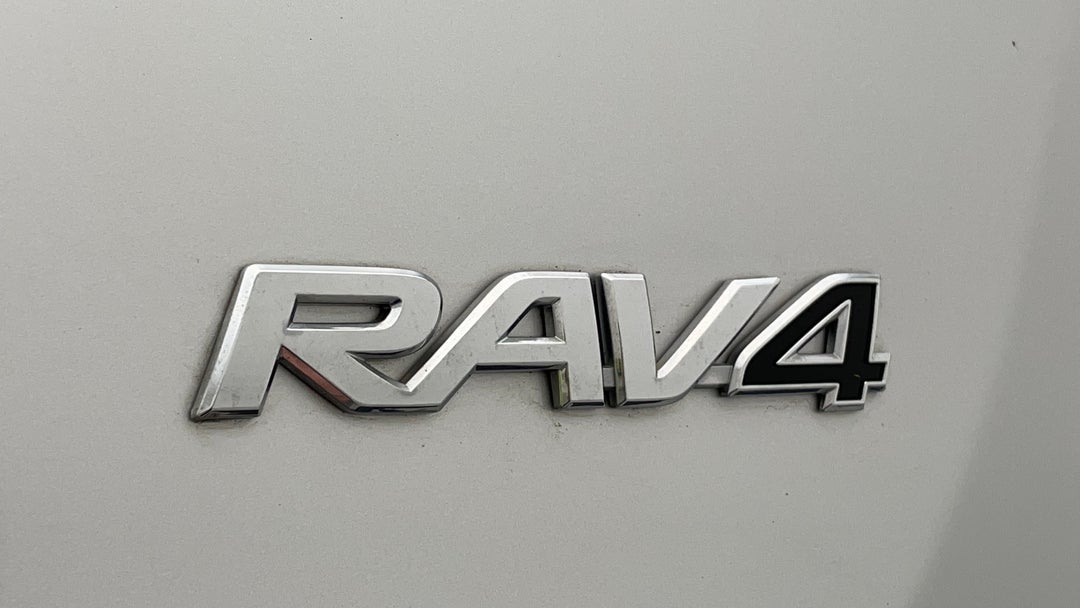 Badge (Boot Right Side)