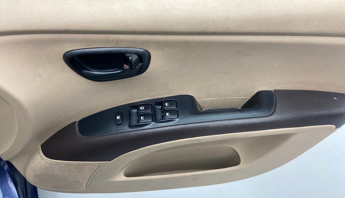 2009 Hyundai i10 MAGNA 1.2, Petrol, Manual, 1,10,528 km, Driver Side Door Panels Control