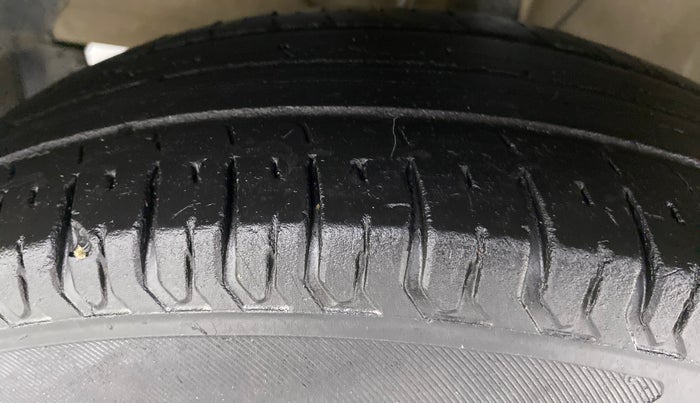 2019 Maruti Dzire VXI, Petrol, Manual, 88,544 km, Left Front Tyre Tread