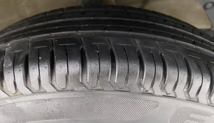 2019 Maruti Dzire VXI, Petrol, Manual, 88,544 km, Right Front Tyre Tread