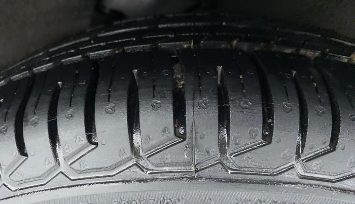 2014 Hyundai i10 MAGNA 1.1 IRDE2, Petrol, Manual, 33,799 km, Left Rear Tyre Tread