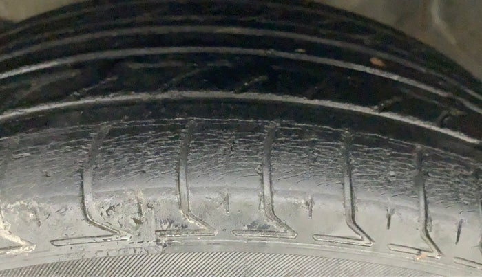 2012 Honda Brio E MT, Petrol, Manual, 83,271 km, Left Front Tyre Tread