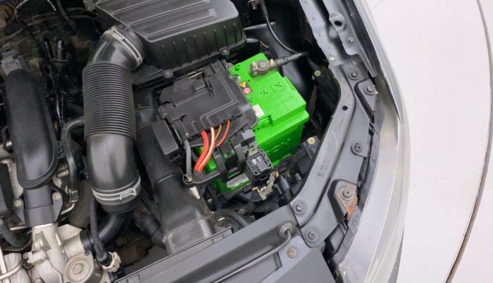 2016 Volkswagen Polo GT TSI AT, Petrol, Automatic, 93,132 km, Left headlight - Clamp has minor damage