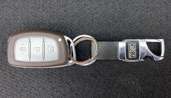 2018 Hyundai Grand i10 ASTA 1.2 KAPPA VTVT, Petrol, Manual, 33,623 km, Key Close Up