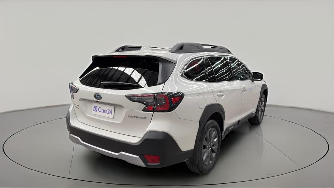 2023 Subaru Outback AWD, Automatic, 49665 km, Right Back Diagonal (45- Degree) View