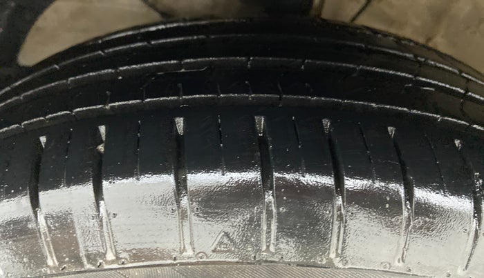 2018 Maruti Swift ZXI D, Petrol, Manual, 12,501 km, Left Front Tyre Tread
