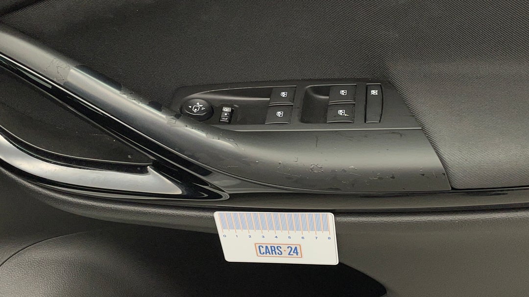 Door Interior Front RHS Scuff