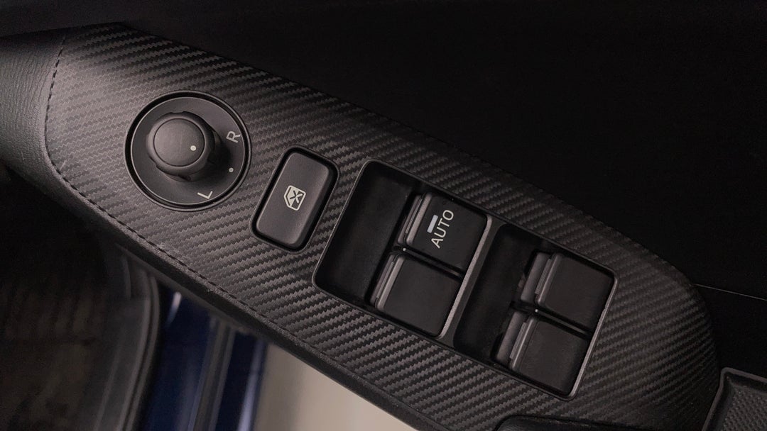 2016 Mazda 3 Sp25 Gt, Automatic, 74123 km, Drivers Side Door Panel Controls