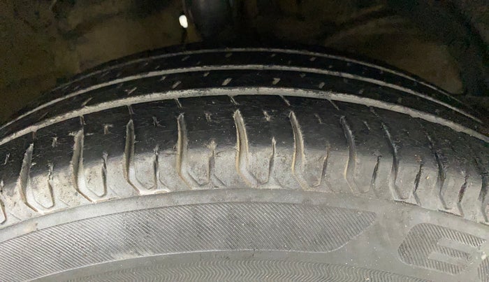 2018 Maruti Dzire VXI, Petrol, Manual, 62,621 km, Right Front Tyre Tread