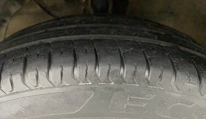 2018 Maruti Dzire VXI, Petrol, Manual, 62,621 km, Left Front Tyre Tread