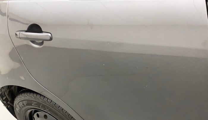 2017 Maruti Swift VXI O, Petrol, Manual, 59,084 km, Right rear door - Slightly dented