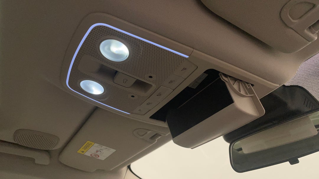 On-Roof Controls/Sunglass holder