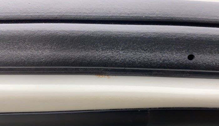 2015 Maruti Swift Dzire ZXI, Petrol, Manual, 1,43,094 km, Front passenger door - Slight discoloration