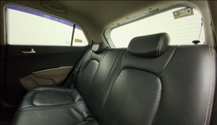 2014 Hyundai Grand i10 ASTA AT 1.2 KAPPA VTVT, Petrol, Automatic, 68,614 km, Right Side Rear Door Cabin