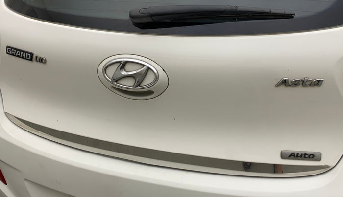 2014 Hyundai Grand i10 ASTA AT 1.2 KAPPA VTVT, Petrol, Automatic, 68,614 km, Dicky (Boot door) - Minor scratches