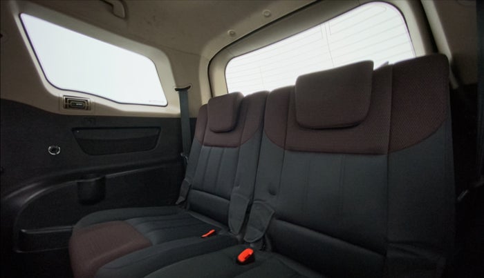 2014 Mahindra XUV500 W6 4X2, Diesel, Manual, 98,756 km, Third Seat Row ( optional )