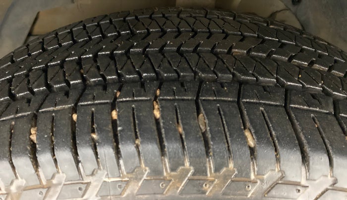 2014 Mahindra XUV500 W6 4X2, Diesel, Manual, 98,756 km, Left Front Tyre Tread
