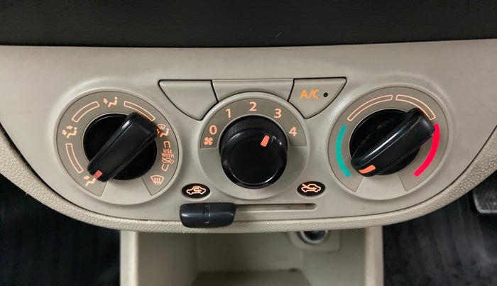 2019 Maruti Alto LXI, Petrol, Manual, 38,898 km, AC Unit - Directional switch has minor damage