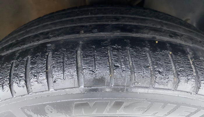 2018 Maruti IGNIS DELTA 1.2 K12, Petrol, Manual, 42,212 km, Right Front Tyre Tread