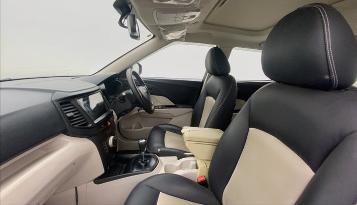 2021 Mahindra XUV300 1.2 W6 AT, Petrol, Automatic, 25,852 km, Right Side Front Door Cabin