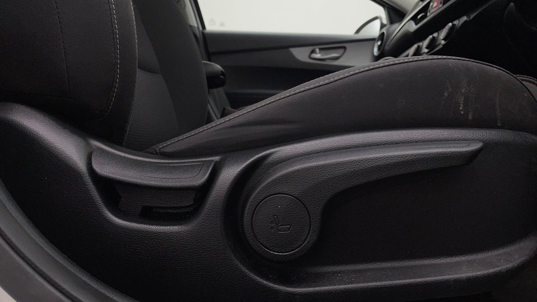 2020 Kia Cerato S, Automatic, 74537 km, Drivers Side Adjustment Panel