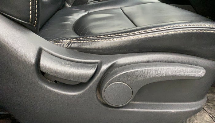 2015 Hyundai Creta SX PLUS 1.6 PETROL, Petrol, Manual, 51,328 km, Driver Side Adjustment Panel