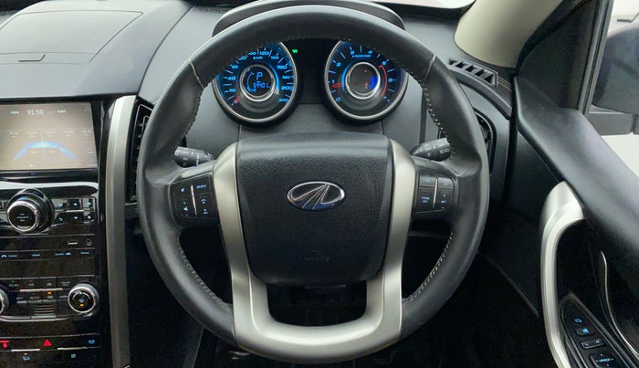 2018 Mahindra XUV500 W11 AT, Diesel, Automatic, 54,467 km, Steering Wheel Close Up