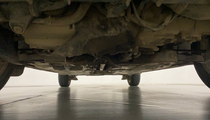 2011 Volkswagen Vento HIGHLINE DIESEL 1.6, Diesel, Manual, 99,527 km, Front Underbody
