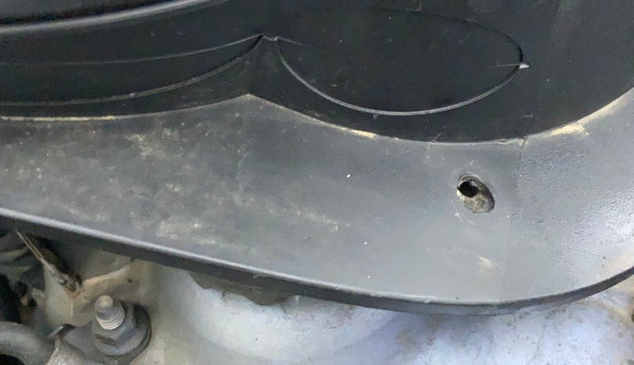 2015 Hyundai Xcent S 1.2, Petrol, Manual, 82,261 km, Bonnet (hood) - Cowl vent panel has minor damage