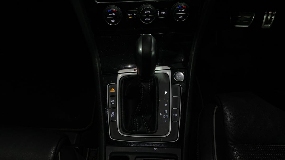 2019 Volkswagen Golf R, Automatic, 115230 km, Gear Lever 