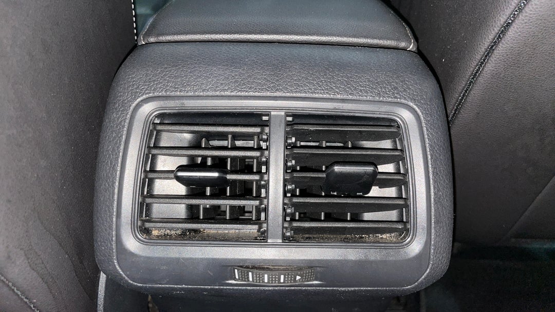 2019 Volkswagen Golf R, Automatic, 115230 km, Rear A/C Vent