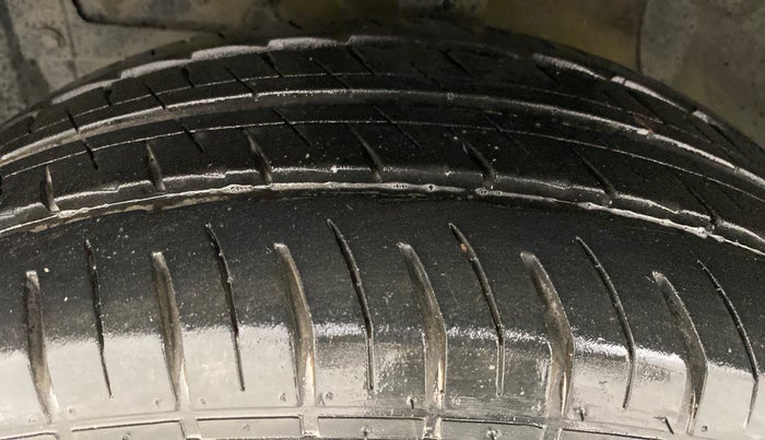 2016 Maruti Vitara Brezza LDI OPT, Diesel, Manual, 94,736 km, Left Front Tyre Tread